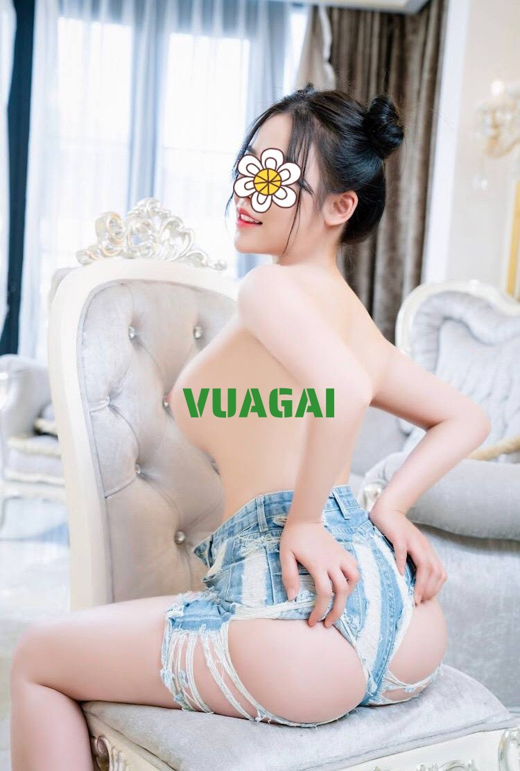 Uyên Uyên - Vú To Bướm Khít - Nhiệt Tình Chiều Mọi Tư Thế