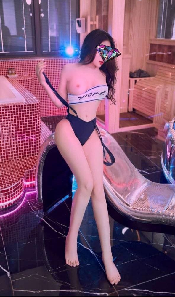 LAN NGỌC - NGỰC KHỦNG, body ĐẸP, DÂM ĐÃNG XINH XẮN